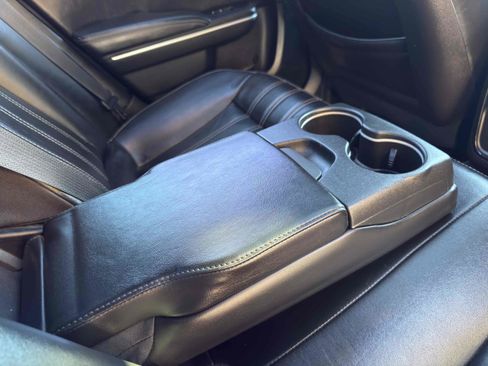 Used 2018 Chrysler 300 S w/ 300S Premium Group image 65