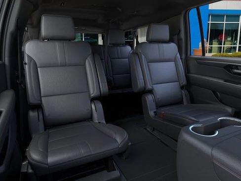 New 2026 Chevrolet Suburban RST AWD/4WD image 17