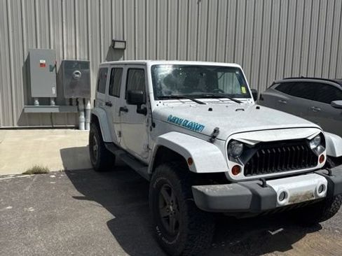 Used 2012 Jeep Wrangler Unlimited Sahara AWD/4WD image 3