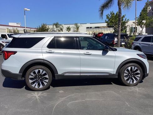 Used 2025 Ford Explorer Platinum w/ LUX Leather Package image 3