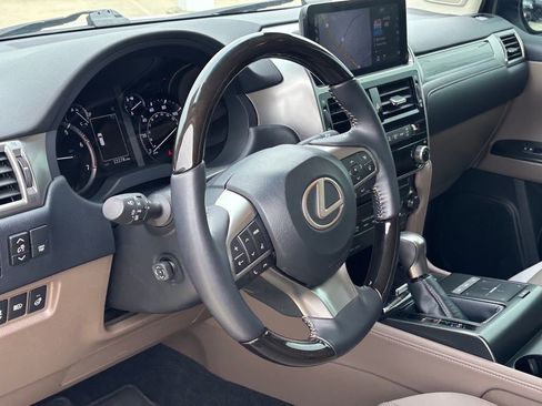 Used 2023 Lexus GX 460 Premium w/ Premium Package AWD/4WD image 7