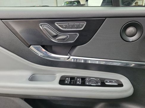 Used 2021 Lincoln Corsair Reserve w/ Equipment Group 201A image 19