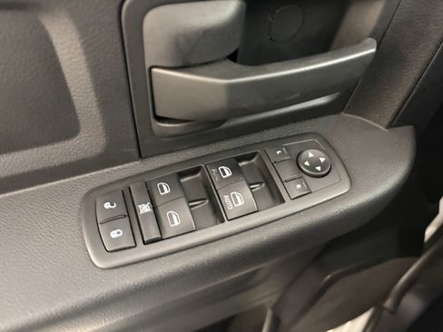 Used 2014 RAM 2500 Tradesman w/ Chrome Appearance Group image 25