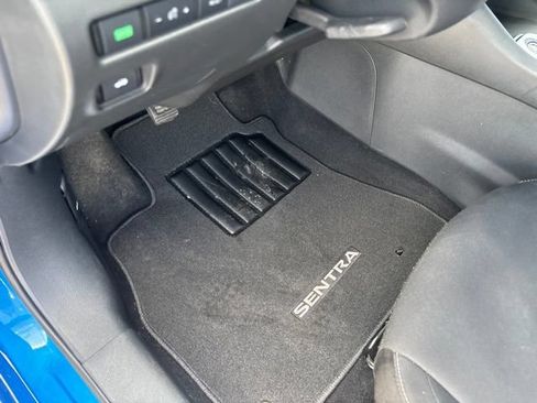 Used 2025 Nissan Sentra SV FWD image 18