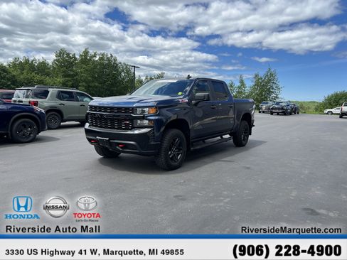 Used 2021 Chevrolet Silverado 1500 Custom Trail Boss AWD/4WD image 3