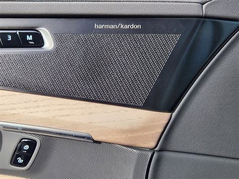 New 2026 Volvo XC90 B6 Ultra w/ Protection Package image 5