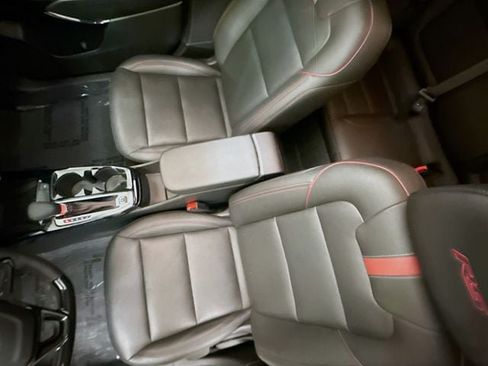 Used 2025 Chevrolet Trax RS w/ Sunroof Package FWD image 22
