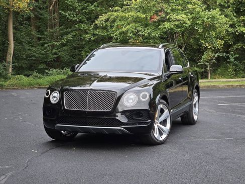 Used 2020 Bentley Bentayga Plug-In Hybrid image 1