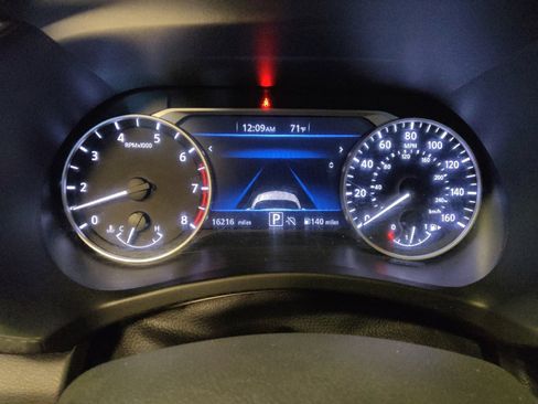 Used 2024 Nissan Sentra SV FWD image 23