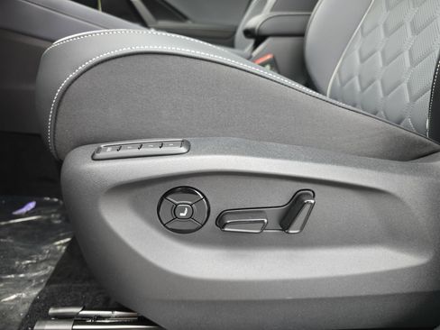 New 2026 Volkswagen Tiguan SEL R-Line image 28