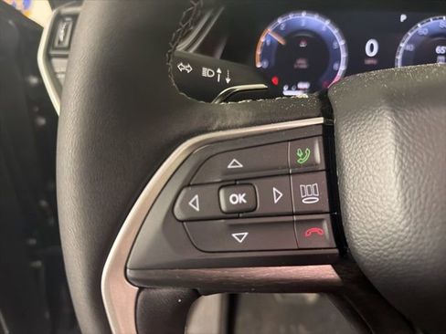 New 2026 Jeep Grand Cherokee Limited w/ Limited Altitude Package AWD/4WD image 17