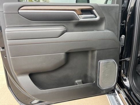 Used 2025 Chevrolet Silverado 2500 High Country w/ Technology Package image 41