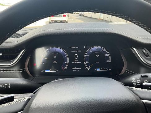 Used 2023 Jeep Grand Cherokee L Limited w/ Luxury Tech Group II AWD/4WD image 18