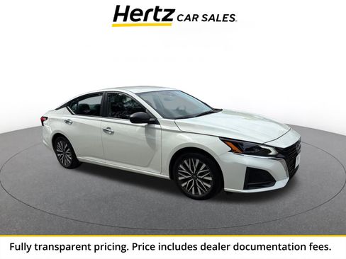 Used 2025 Nissan Altima 2.5 SV FWD image 1