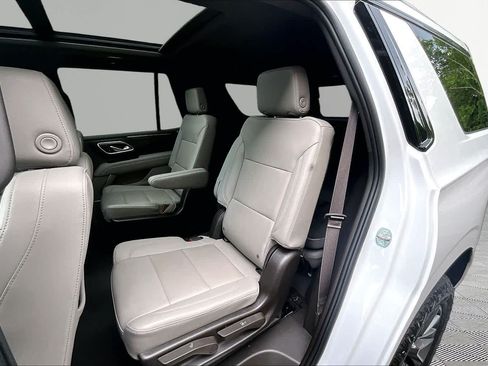 Used 2023 Chevrolet Tahoe Z71 w/ Luxury Package AWD/4WD image 21