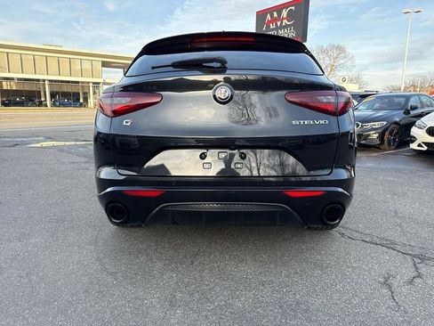 Used 2022 Alfa Romeo Stelvio Veloce image 22