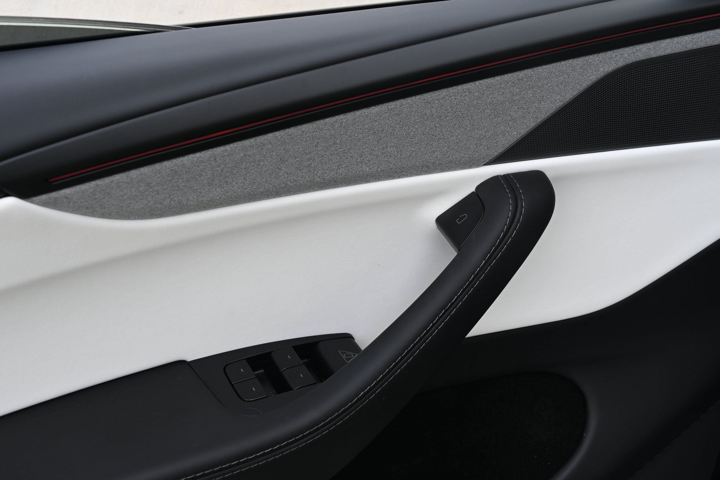 Used 2026 Tesla Model Y Long Range RWD image 21