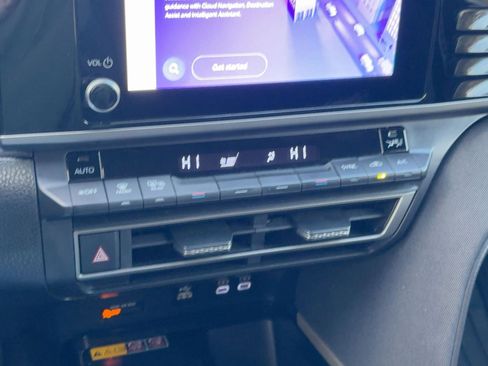 Used 2025 Toyota Camry LE image 29