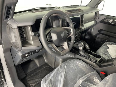 New 2025 Ford Bronco Badlands w/ Sasquatch Package image 2