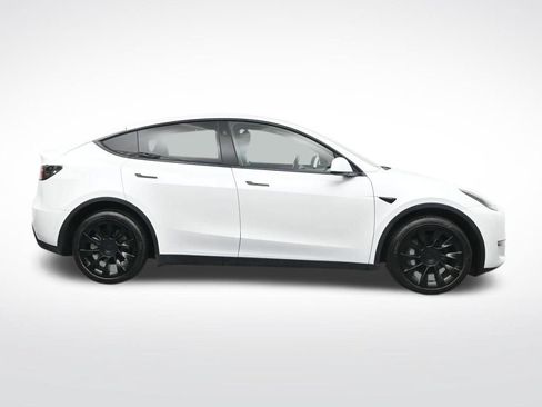 Used 2023 Tesla Model Y Long Range AWD/4WD image 4