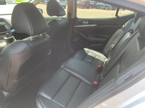 Used 2019 Nissan Maxima 3.5 SV w/ Illumination Package FWD image 15