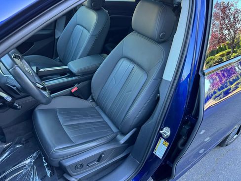 Used 2022 Audi e-tron Premium w/ Convenience Plus Package AWD/4WD image 26