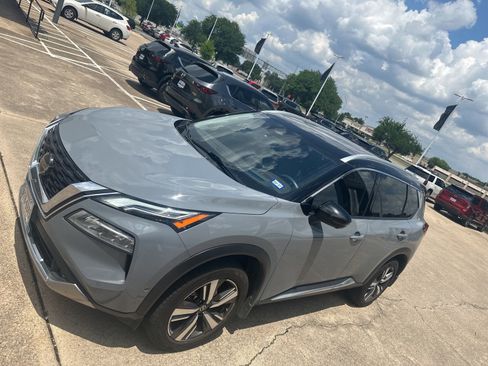 Used 2021 Nissan Rogue Platinum FWD image 10