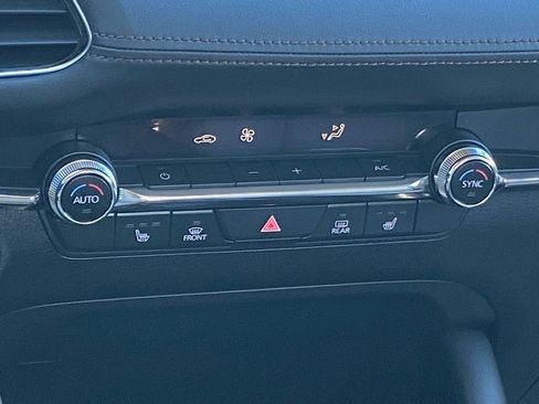 Used 2021 MAZDA MAZDA3 s image 9