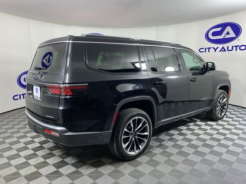 Used 2022 Jeep Wagoneer Series III w/ Premium Group I image 3