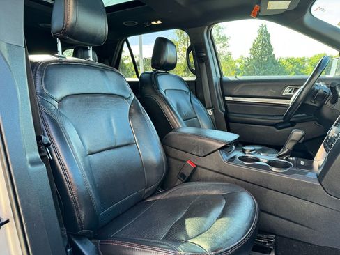 Used 2019 Ford Explorer Sport image 31