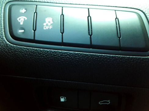 Used 2015 Kia Cadenza Premium FWD image 11