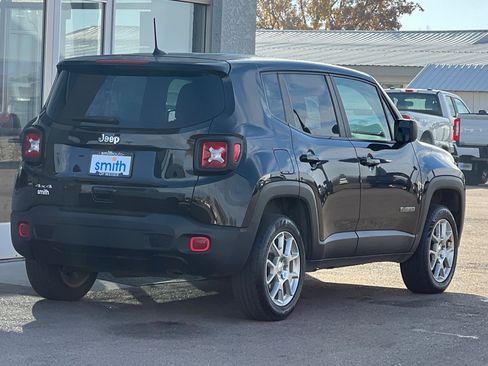 Used 2023 Jeep Renegade Latitude image 3