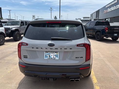 Used 2021 Kia Telluride EX w/ EX Premium Package AWD/4WD image 11