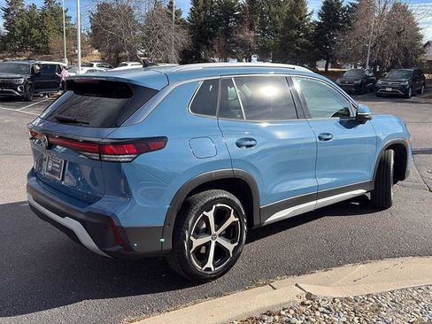 Certified 2025 Volkswagen Tiguan SE image 6