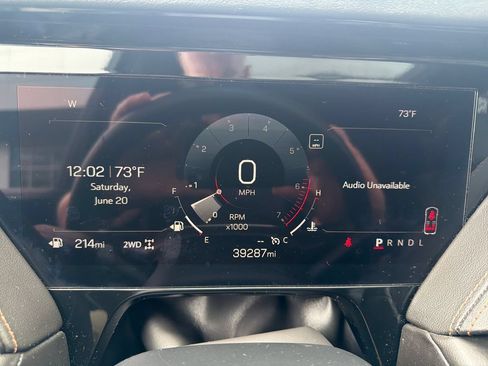 Used 2025 GMC Yukon XL AT4 AWD/4WD image 16