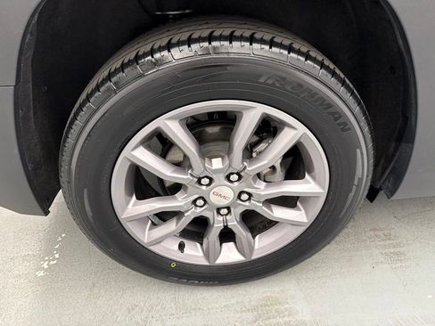 Used 2024 GMC Terrain SLT AWD/4WD image 14