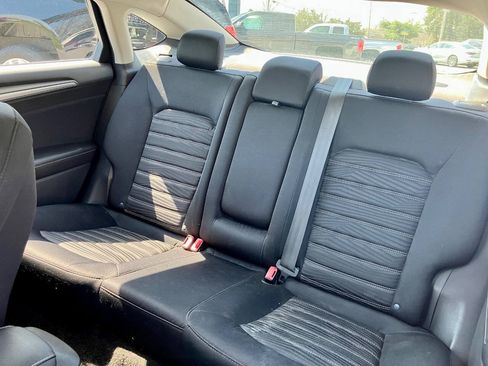Used 2016 Ford Fusion SE FWD image 13
