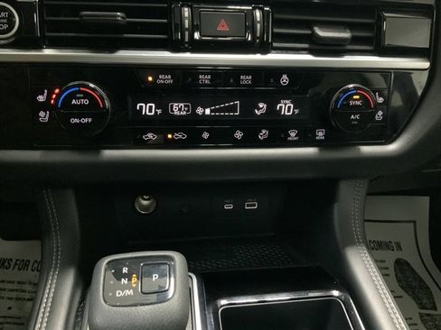 Used 2023 Nissan Pathfinder Platinum image 34