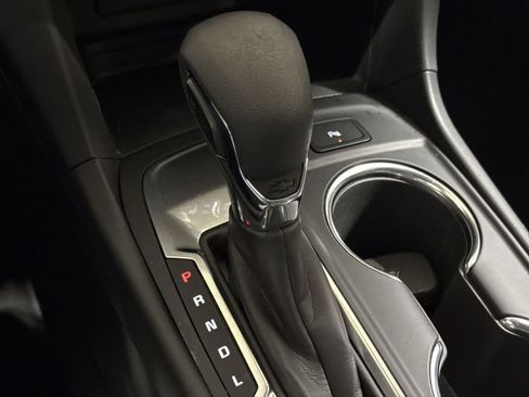 Used 2024 Chevrolet Equinox LT FWD image 17