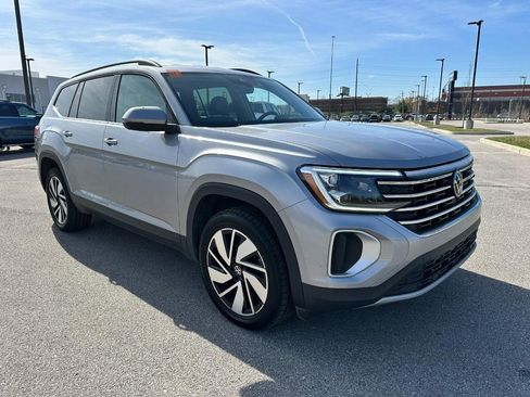 Used 2025 Volkswagen Atlas SE image 8