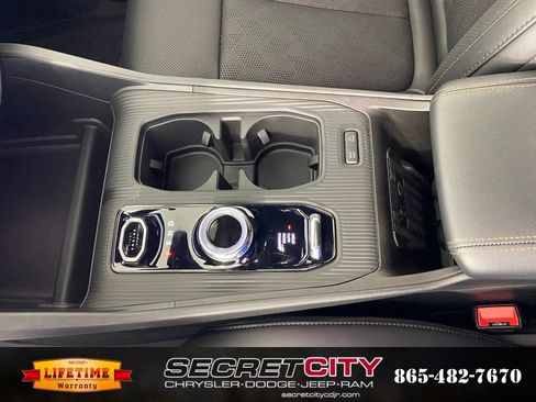 New 2026 Jeep Cherokee Overland w/ Trailer Tow Group AWD/4WD image 25