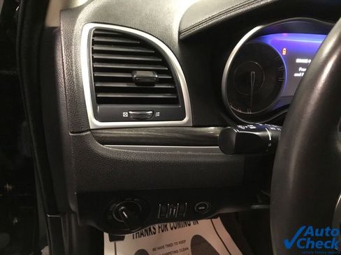 Used 2018 Chrysler 300 Touring w/ Sport Appearance Package image 21