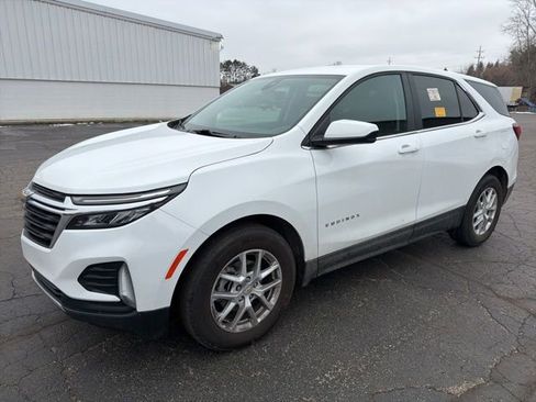 Certified 2024 Chevrolet Equinox LT w/ LPO, Floor Liner Package image 7