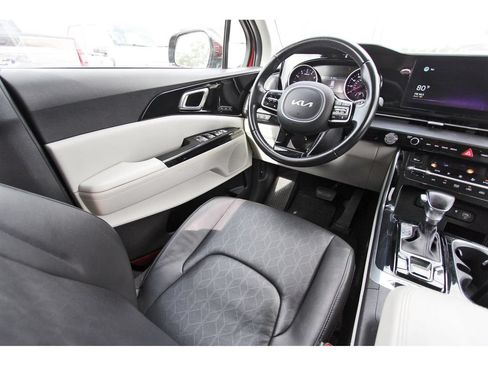Used 2022 Kia Carnival SX FWD image 10