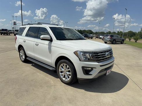 Used 2021 Ford Expedition XLT RWD image 2