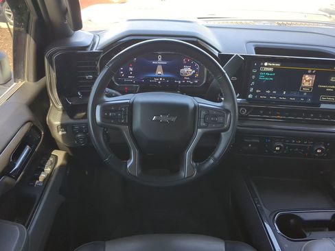 Used 2025 Chevrolet Silverado 2500 ZR2 image 16