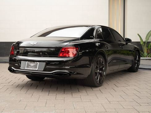 Used 2024 Bentley Flying Spur W12 AWD/4WD image 3