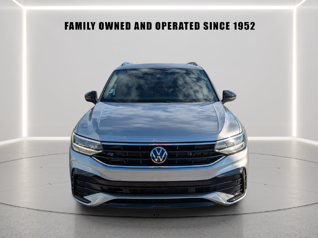 Certified 2023 Volkswagen Tiguan SE R-Line FWD image 6