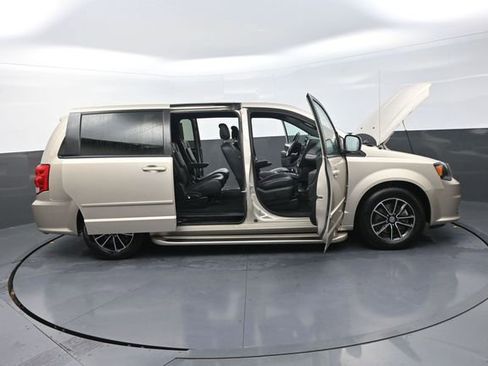Used 2016 Dodge Grand Caravan R/T w/ Safety Sphere Group image 55