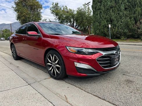 Used 2021 Chevrolet Malibu RS image 1